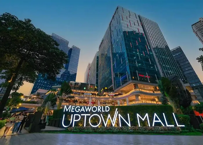 Free Welcome Breakfast, Bgc 1br, 300mbps Fiber, Steps To Mitsukoshi & Uptown, 12q *
