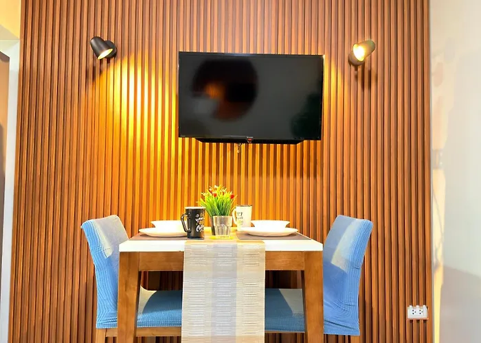 Free Welcome Breakfast, Bgc 1br, 300mbps Fiber, Steps To Mitsukoshi & Uptown, 12q *