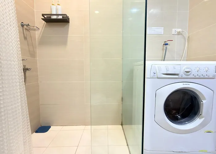 アパート Free Welcome Breakfast, Bgc 1br, 300mbps Fiber, Steps To Mitsukoshi & Uptown, 12q