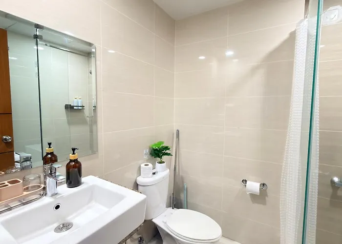 アパート Free Welcome Breakfast, Bgc 1br, 300mbps Fiber, Steps To Mitsukoshi & Uptown, 12q